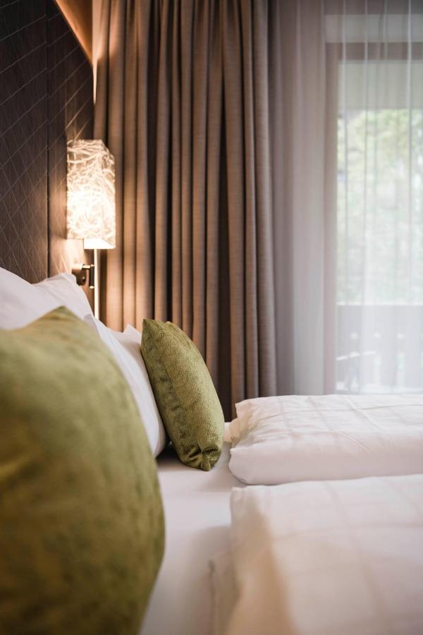 Hotel Waldhof Перка Экстерьер фото