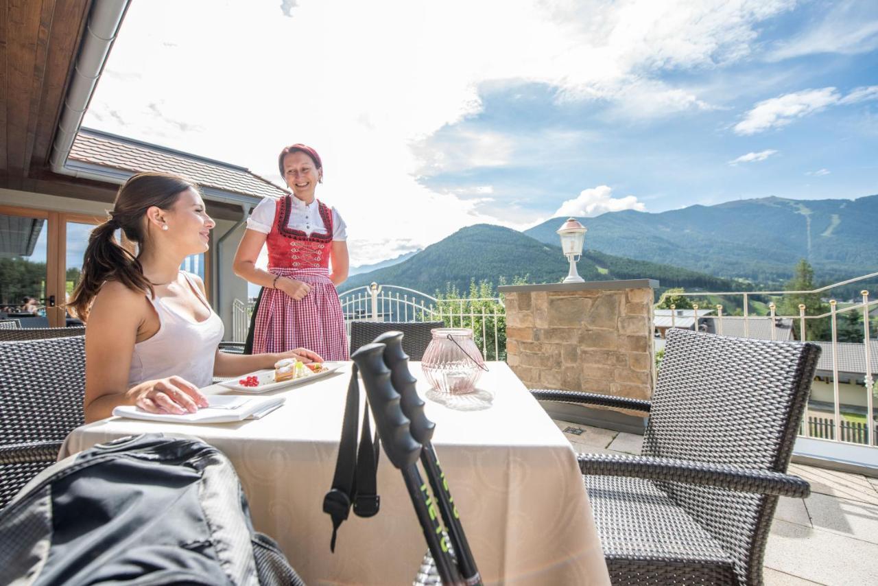 Hotel Waldhof Перка Экстерьер фото