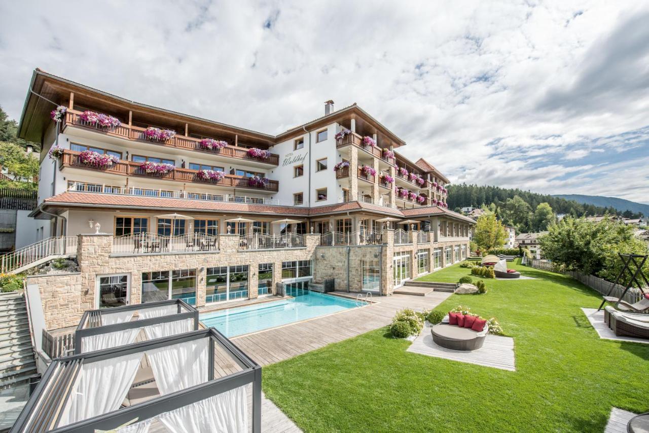 Hotel Waldhof Перка Экстерьер фото